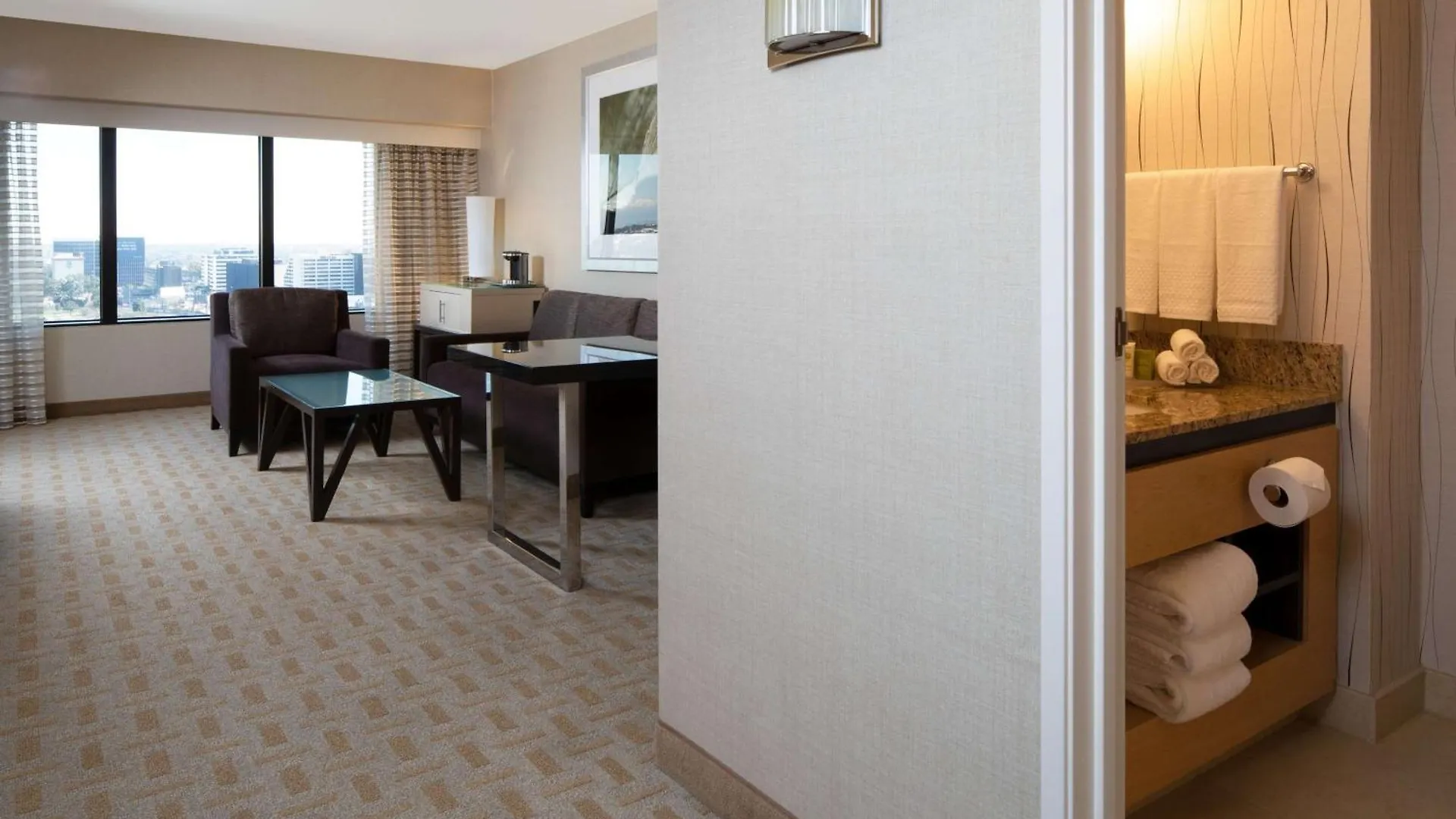 Hilton Los Angeles Airport 4*,
